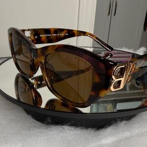 Balenciaga Brown Tortoise Sunglasses NWOT